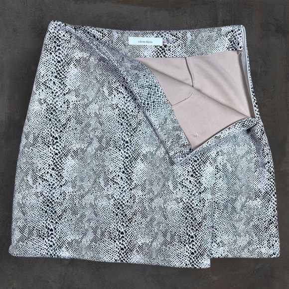 Idem Ditto A-Line Pencil Mini Skirt Snake Pattern Black White Women's Medium - Picture 4 of 5